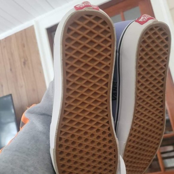 Sk8 Hi Lavender Lustre Vans - Picture 4 of 4